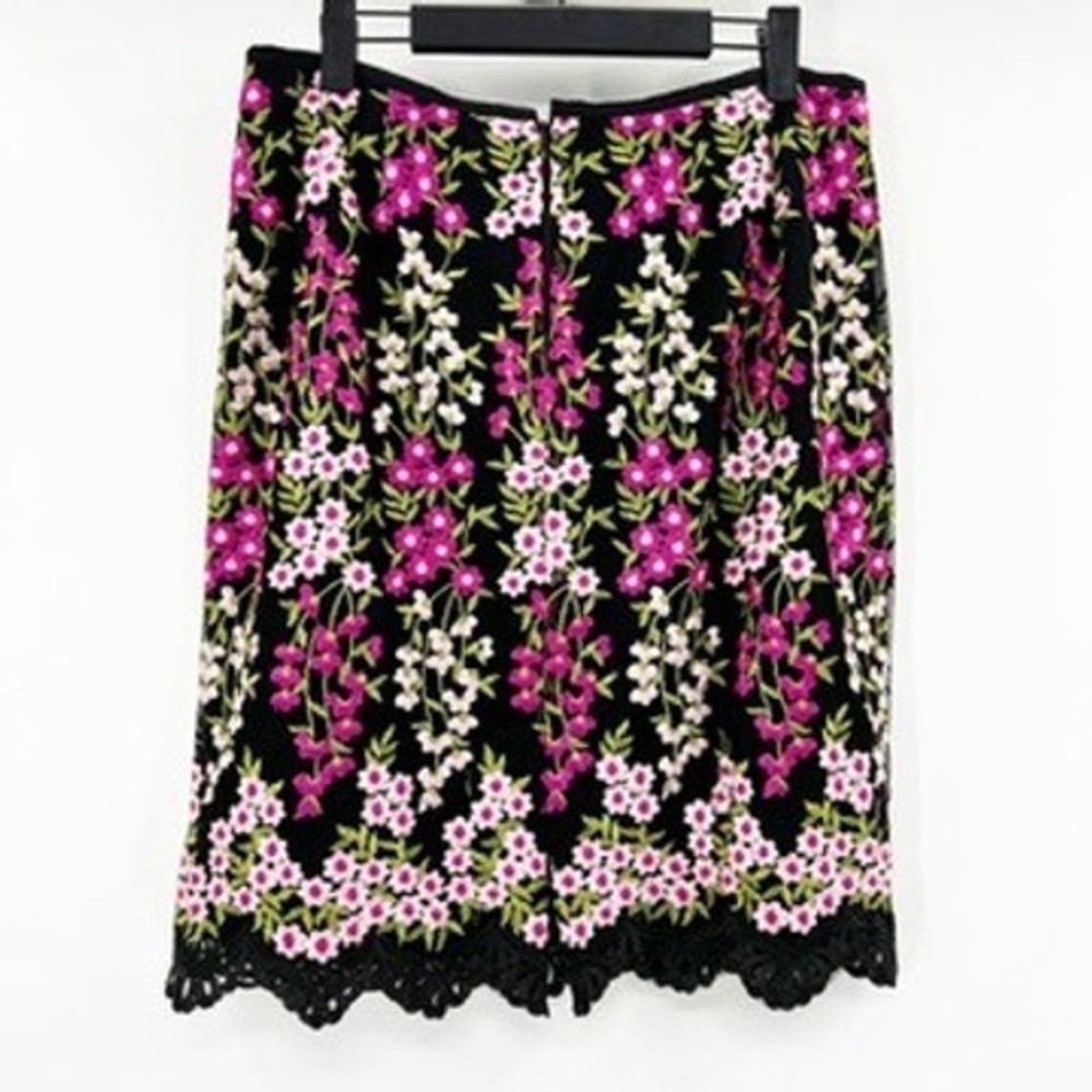 Tahari Arthur S Levine Womens Size 10 Black Floral Embroidered Pencil Skirt Lace - Picture 3 of 5